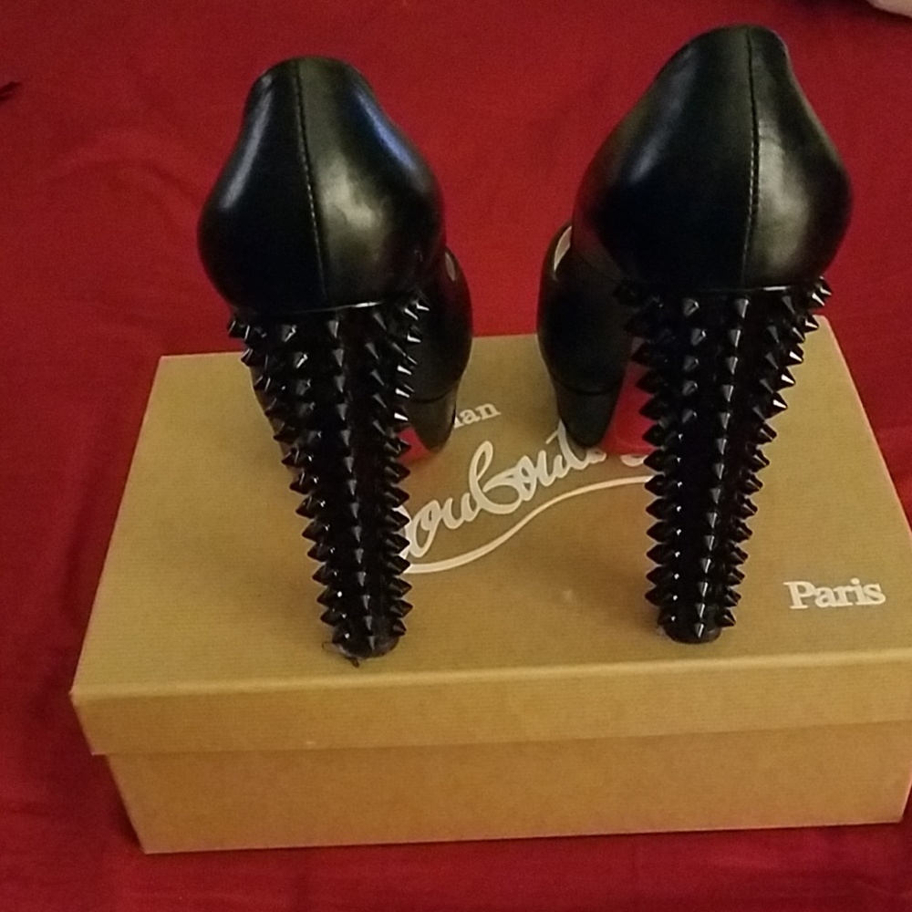 Pumps - Picture 2 of 5